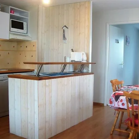 300m Plage, Commerces Et Animations, En Bien Tenue Avec Piscine Collective, 2eme Etage / 4 Pers. Brétignolles-sur-Mer