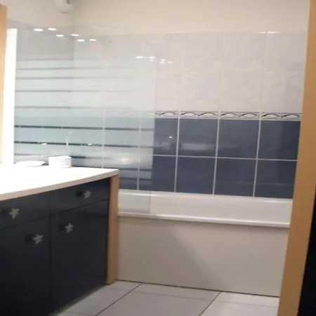 Apartmán 300m Plage, Commerces Et Animations, En Bien Tenue Avec Piscine Collective, 2eme Etage / 4 Pers. Brétignolles-sur-Mer