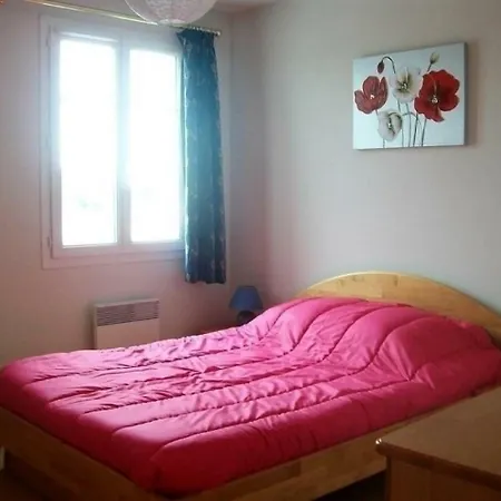 300m Plage, Commerces Et Animations, En Bien Tenue Avec Piscine Collective, 2eme Etage / 4 Pers. Apartmán *