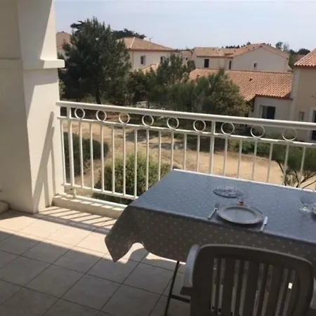 300m Plage, Commerces Et Animations, En Bien Tenue Avec Piscine Collective, 2eme Etage / 4 Pers. Apartmán